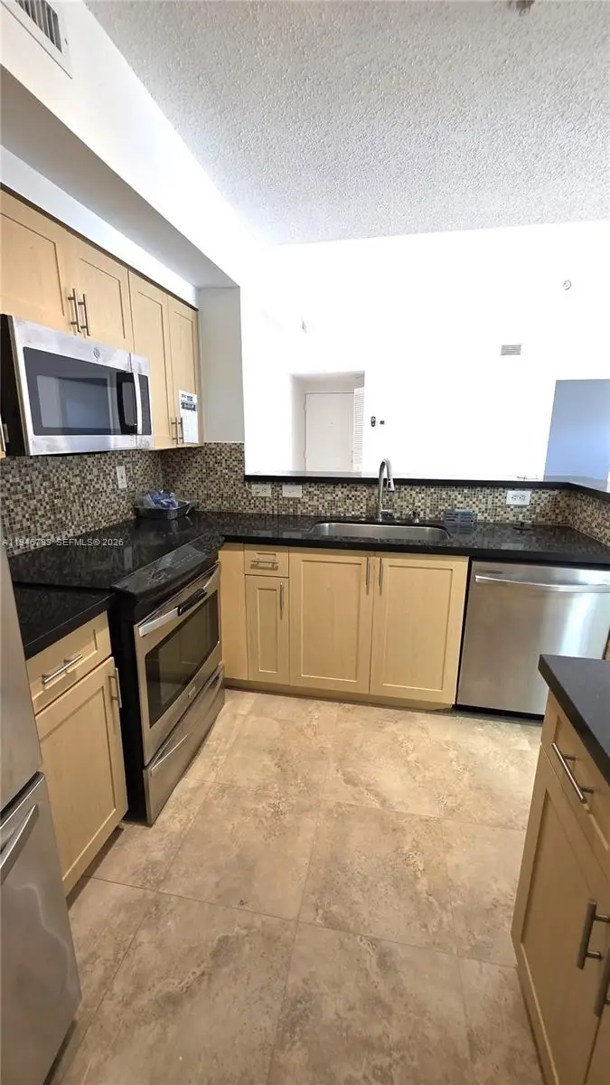 2090 W Preserve Wy #301, Miramar, FL 33025 - Image #2