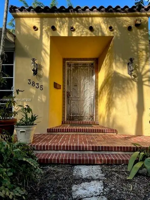 3835 Utopia Ct, Miami, FL 33133 - Image #1