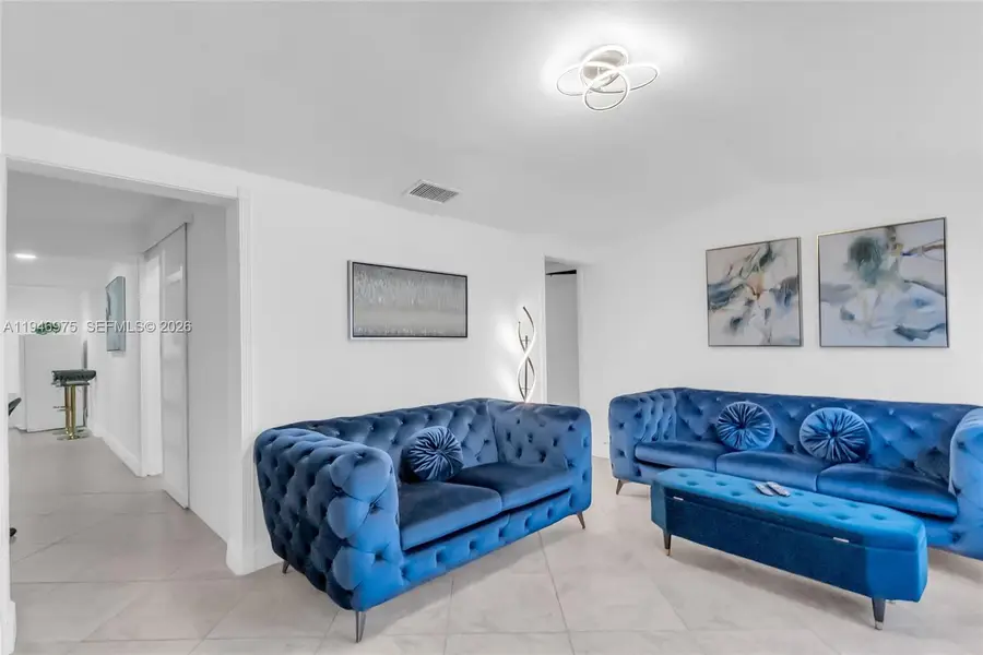 841 E 15th Pl, Hialeah, FL 33010 - Image #3