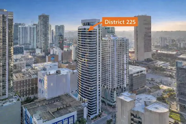 225 N Miami Ave #1102, Miami, FL 33128