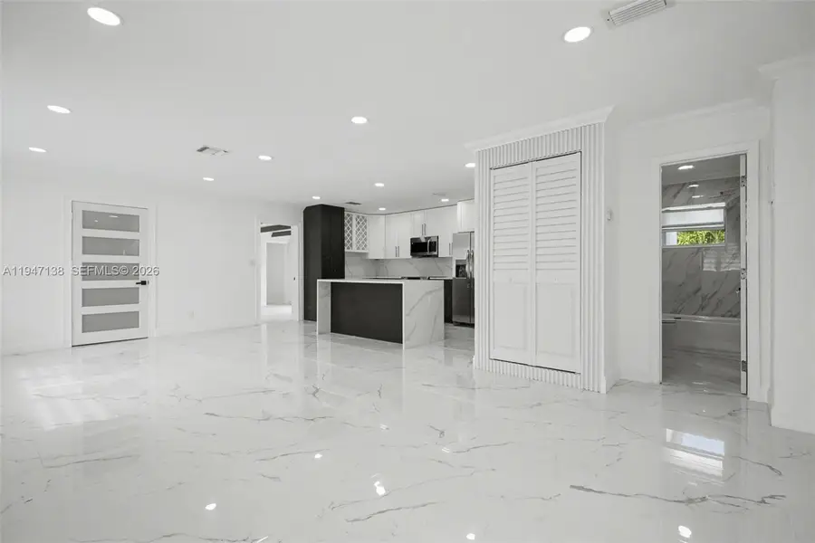 317 NW 27th St, Wilton Manors, FL 33311 - Image #3