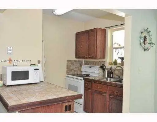 13101 Memorial Hwy 219 Hwy #219, North Miami, FL 33161 - Image #3