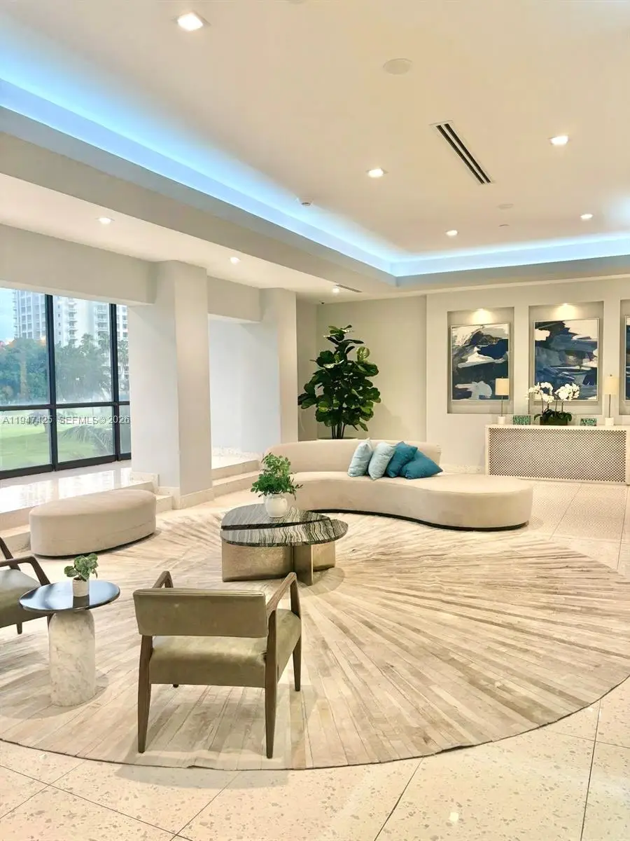 20335 W Country Club Dr #405, Aventura, FL 33180 - Image #2