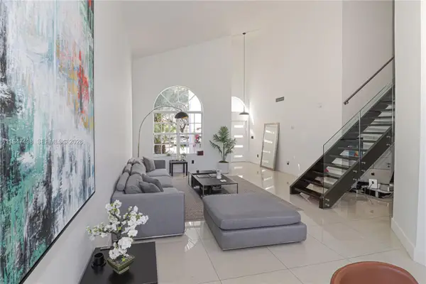 5901 NW 110th Ct, Doral, FL 33178