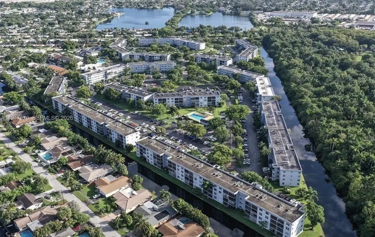 117 Royal Park Dr #3F, Oakland Park, FL 33309 - Image #1