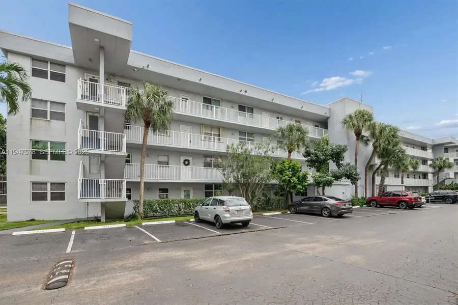 117 Royal Park Dr #3F, Oakland Park, FL 33309 - Image #2