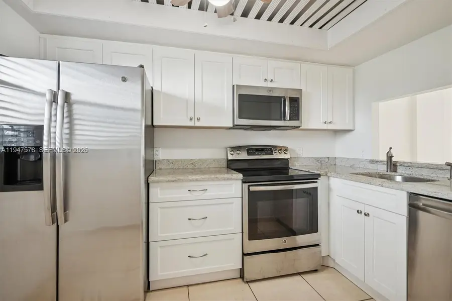 117 Royal Park Dr #3F, Oakland Park, FL 33309 - Image #3