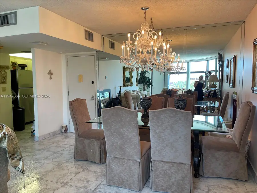 20100 W Country Club Dr #507, Aventura, FL 33180 - Image #2