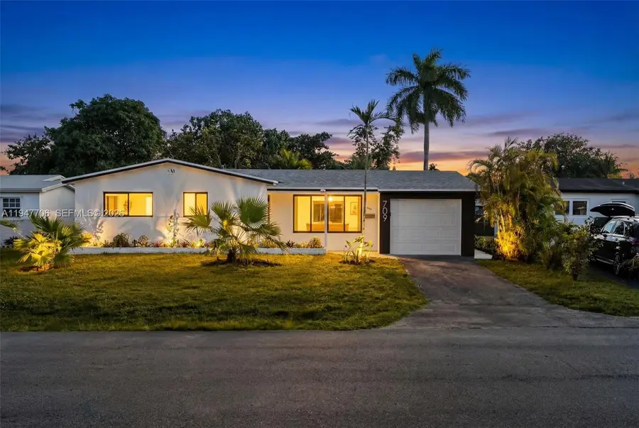 709 SW 4th Ct, Hallandale Beach, FL 33009 - Image #3