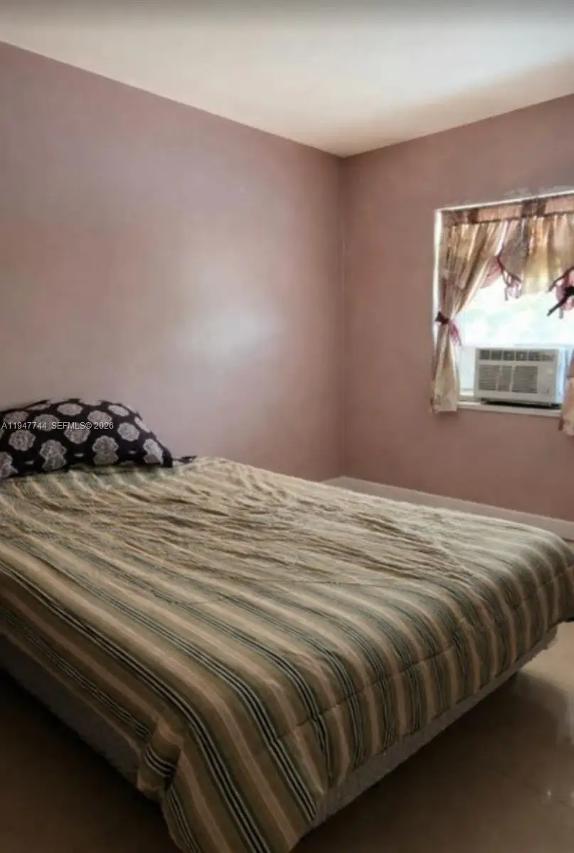 580 NW 116th Ter, Miami, FL 33168 - Image #3