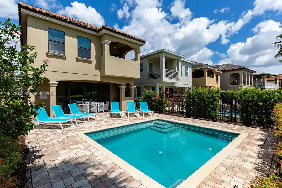 1041 Castle Pines Ct, Kissimmee, FL 34747 - Image #2