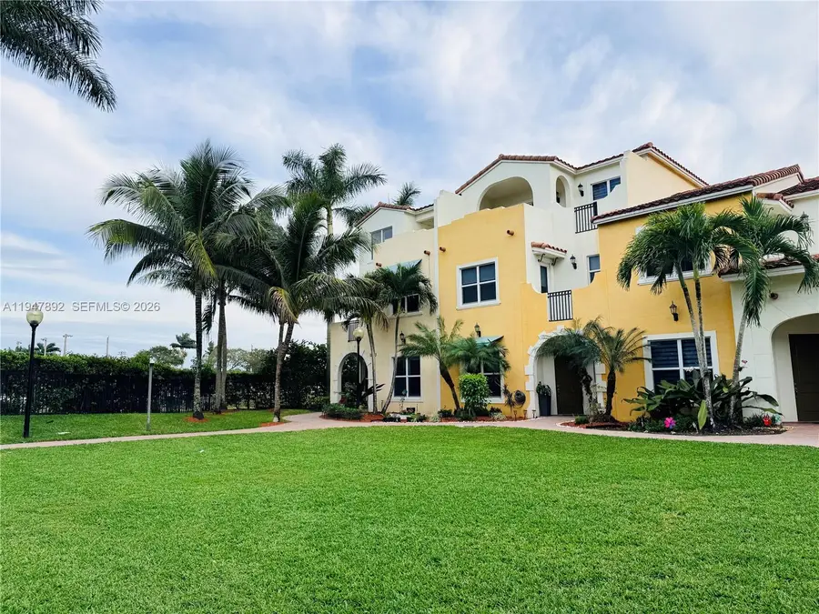 12407 NW 18th Ct, Pembroke Pines, FL 33028 - Image #3