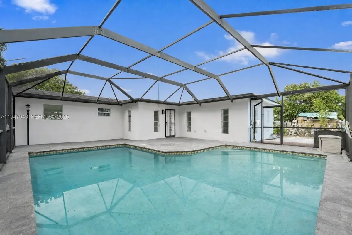 2701 Nassau Dr, Miramar, FL 33023 - Image #1