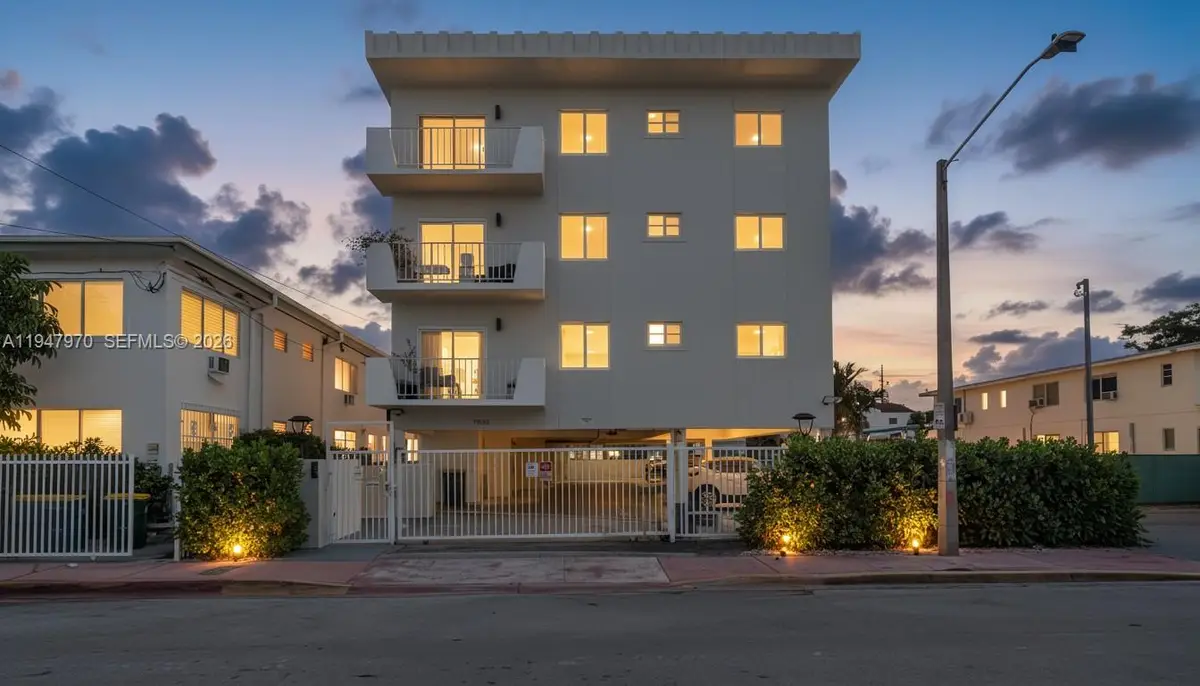 7925 Carlyle Ave #402, Miami Beach, FL 33141 - Image #1