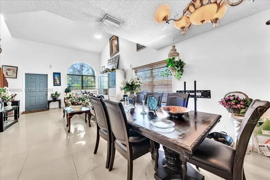 12113 NW 33rd St, Sunrise, FL 33323 - Image #3