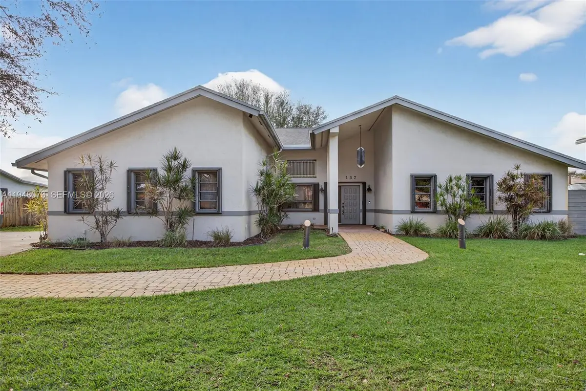 137 E Palm Dr, Margate, FL 33063 - Image #1