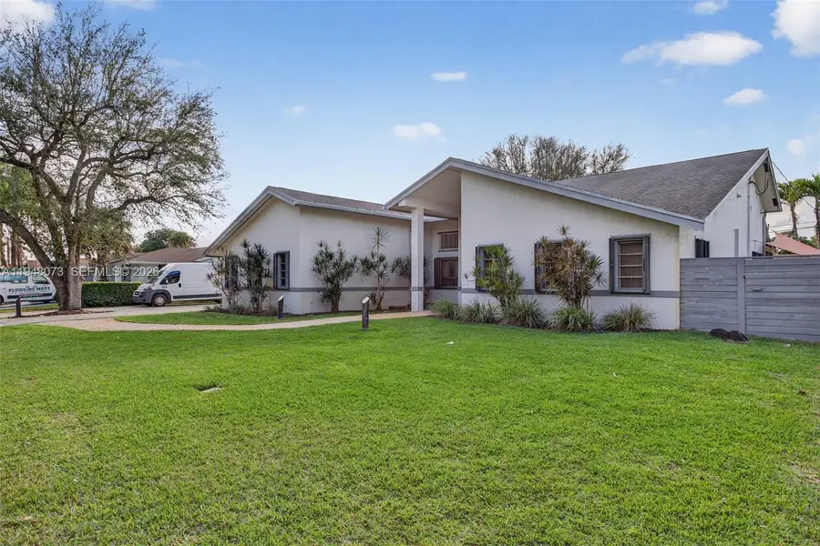 137 E Palm Dr, Margate, FL 33063 - Image #2