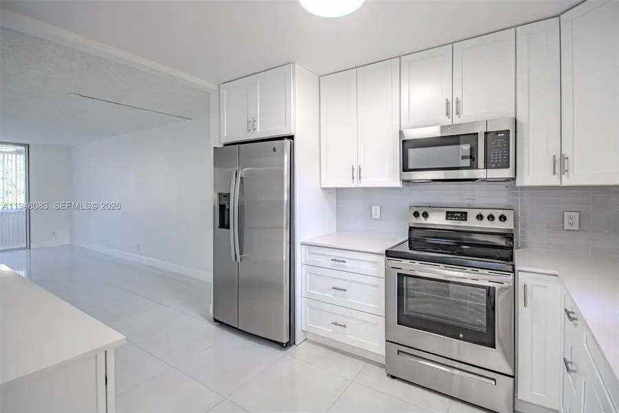 2541 Aragon Blvd #105, Sunrise, FL 33322 - Image #3