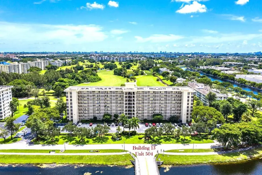 3300 N Palm Aire Dr #504, Pompano Beach, FL 33069 - Image #2