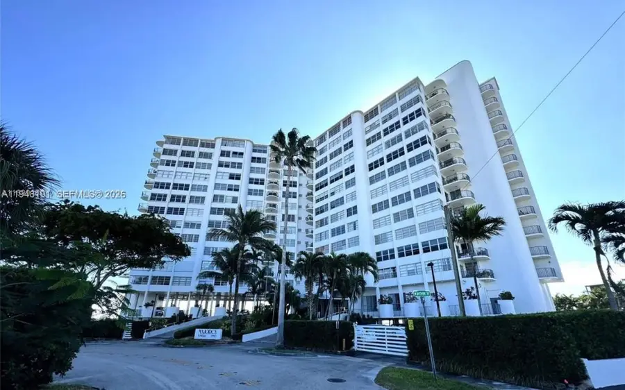 11930 N Bayshore Dr #406, North Miami, FL 33181 - Image #3