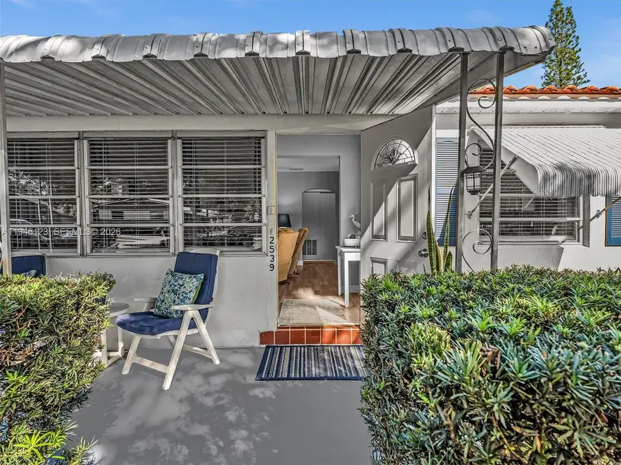 2539 Cleveland St, Hollywood, FL 33020 - Image #2