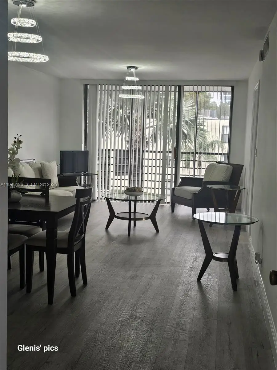 20400 W Country Club Dr #301, Aventura, FL 33180 - Image #2