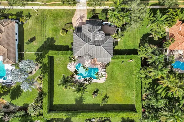 15752 SW 15th St, Davie, FL 33326