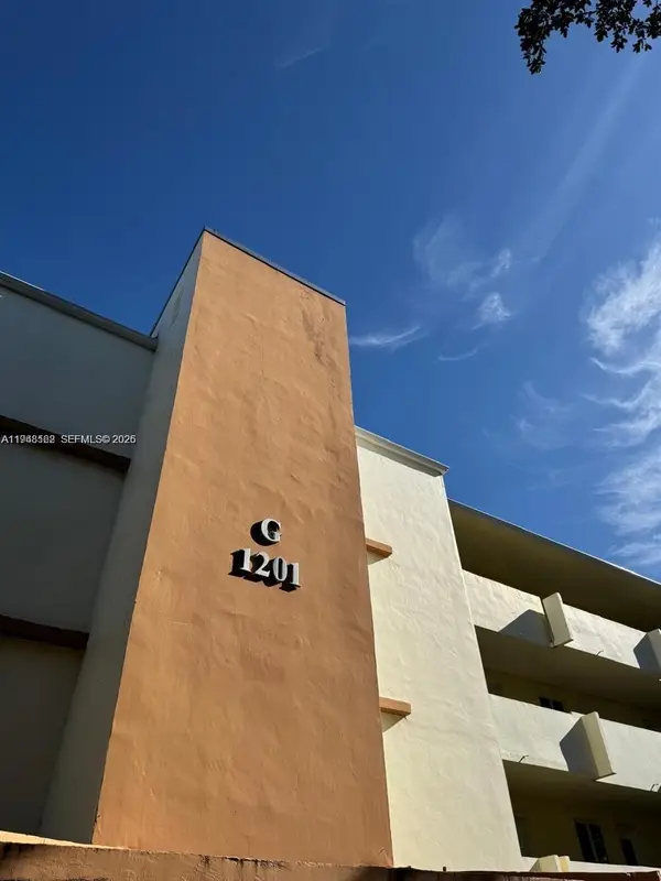 1201 NE 191st St #G313, Miami, FL 33179