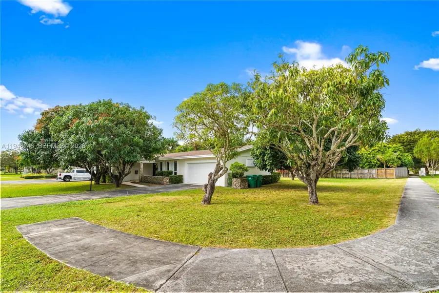 15200 SW 84th Ave, Palmetto Bay, FL 33157 - Image #2