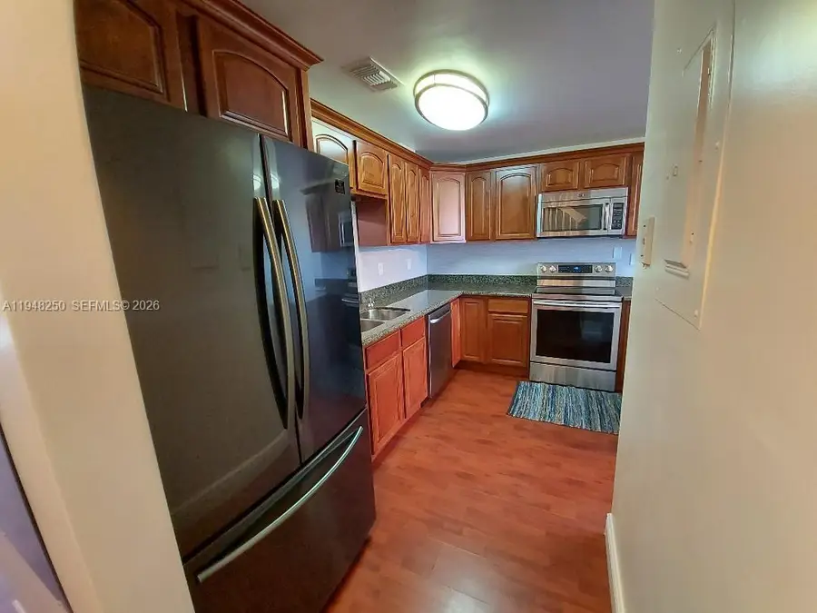 20033 NE 2nd Pl, Miami, FL 33179 - Image #3