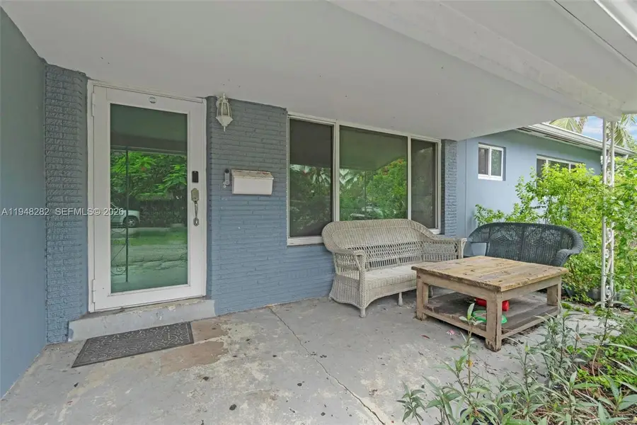 131 SE 11th St, Deerfield Beach, FL 33441 - Image #2