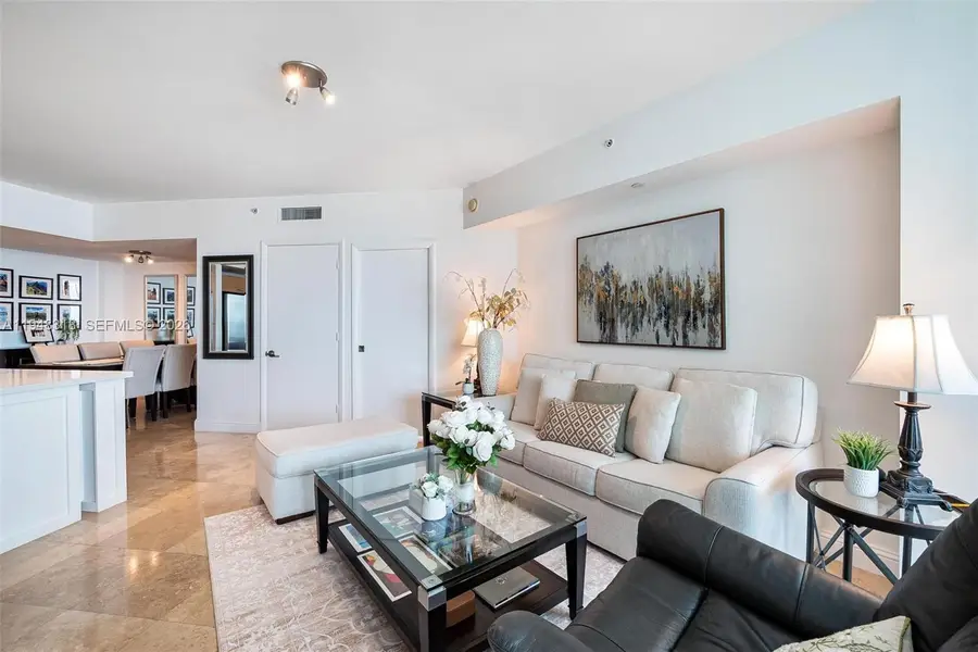 350 S Miami Ave #3807, Miami, FL 33130 - Image #2