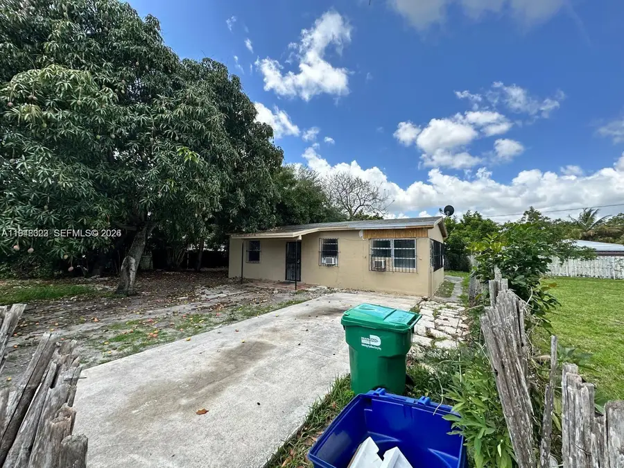 18020 NW 2nd Pl, Miami Gardens, FL 33169 - Image #2