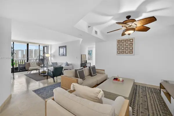 1000 Island Blvd #2105, Aventura, FL 33160