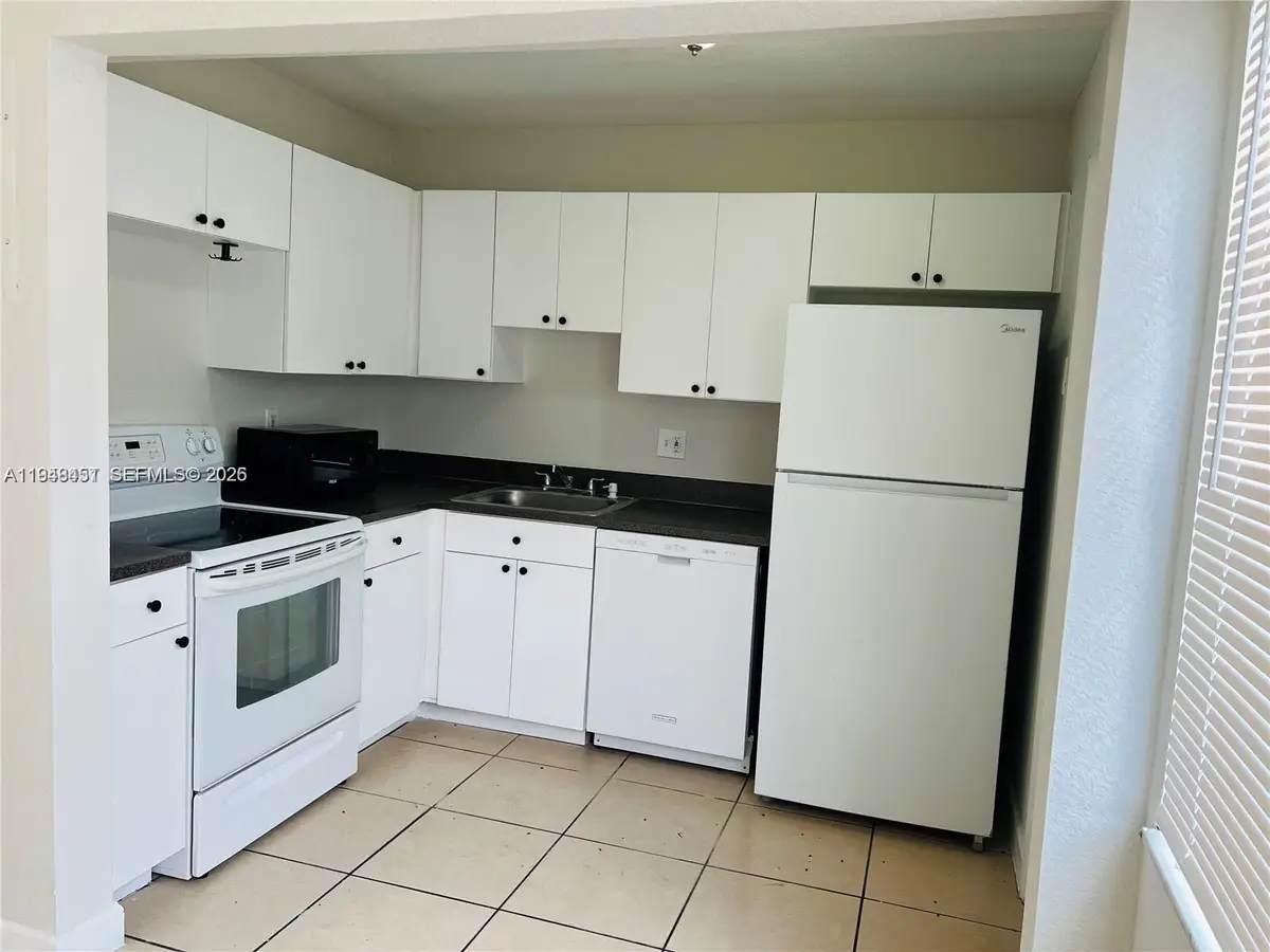 4605 NW 9th Dr #4605, Plantation, FL 33317 - Image #1