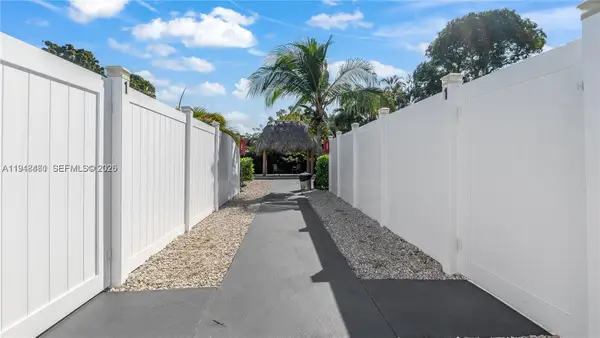 1702 SW 20 St, Fort Lauderdale, FL 33315