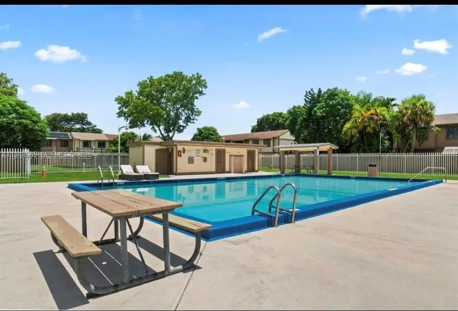 453 NE 210th Ter, Miami, FL 33179 - Image #2