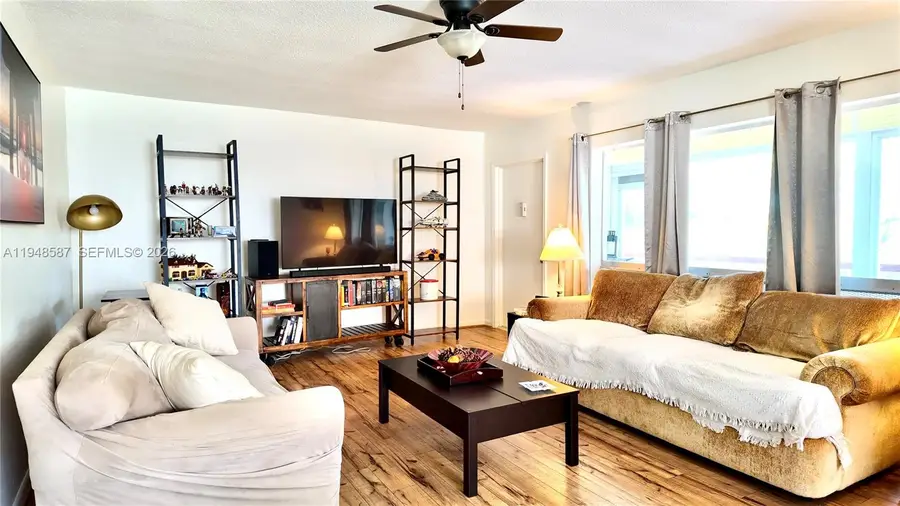 412 S Luna Ct #11, Hollywood, FL 33021 - Image #2