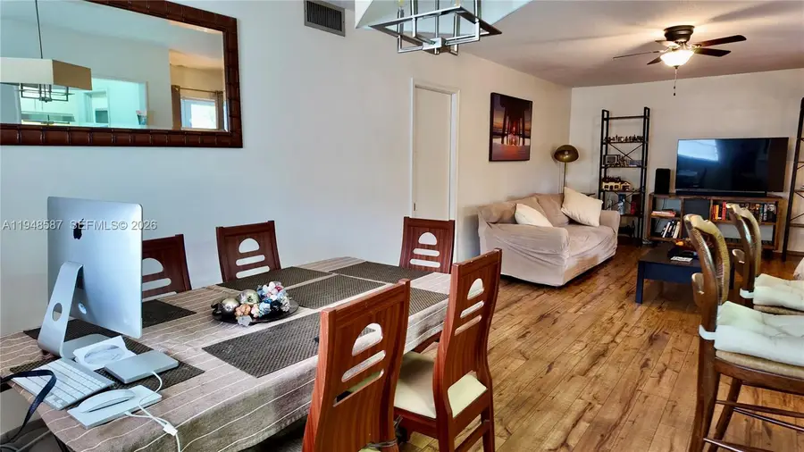 412 S Luna Ct #11, Hollywood, FL 33021 - Image #3