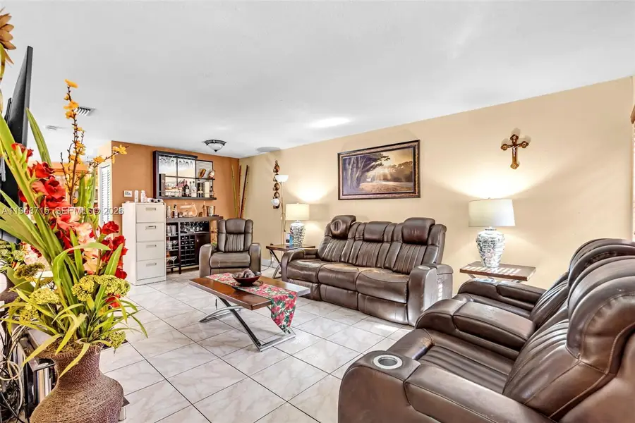 9085 Grand Canal Dr, Miami, FL 33174 - Image #2