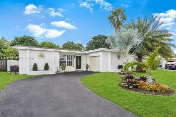 8440 NW 28th Pl, Sunrise, FL 33322