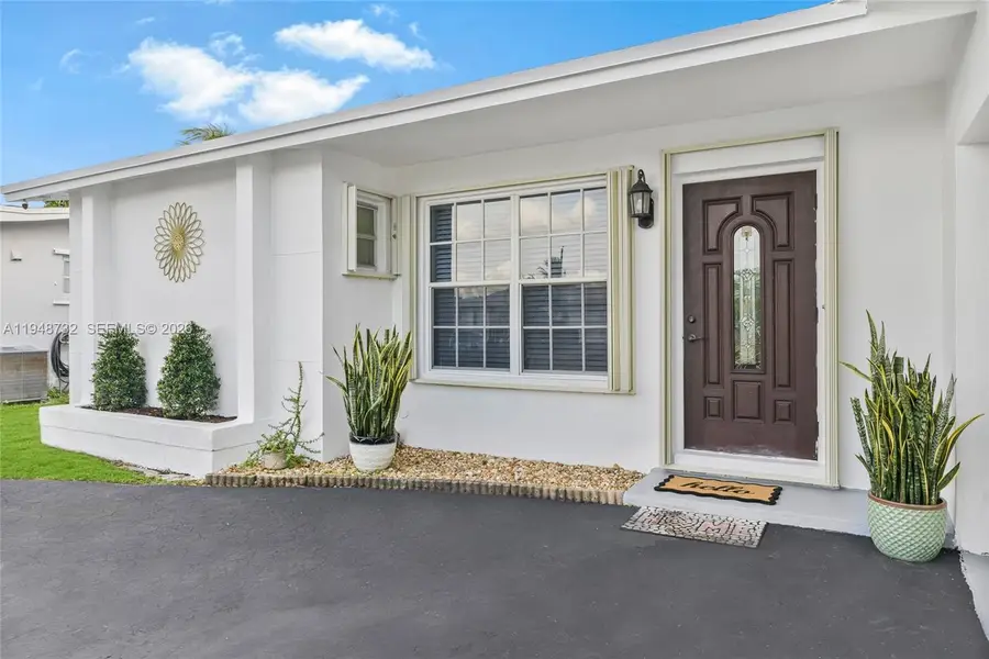 8440 NW 28th Pl, Sunrise, FL 33322 - Image #3