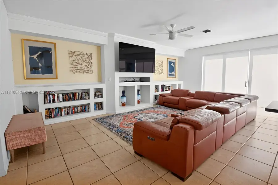 15826 NW 11th St, Pembroke Pines, FL 33028 - Image #2