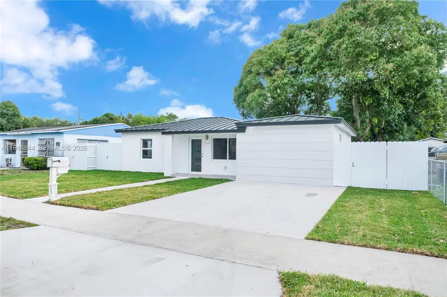 2310 NW 155th St, Miami Gardens, FL 33054 - #3