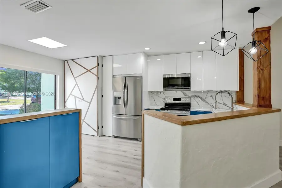 155 Love Cres, Royal Palm Beach, FL 33411 - Image #2