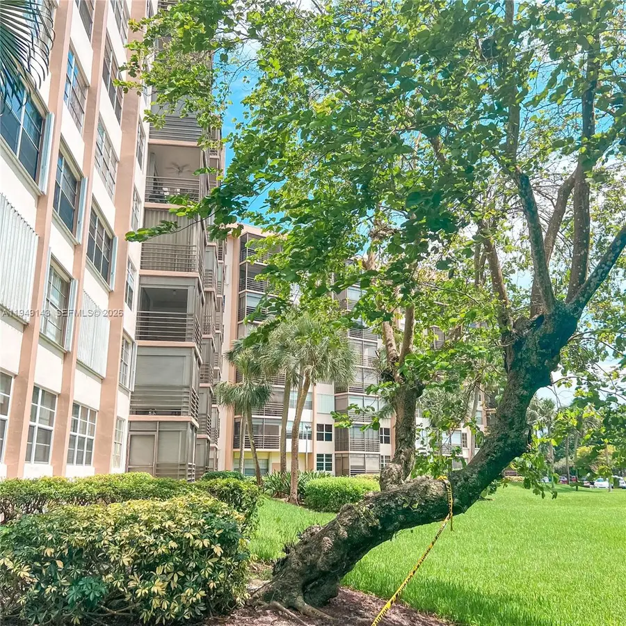 1000 Saint Charles Pl #721, Pembroke Pines, FL 33026 - Image #2