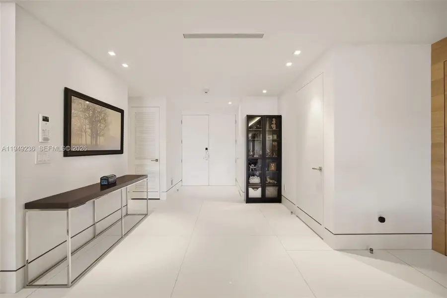 3535 Hiawatha Ave #305, Coconut Grove, FL 33133 - Image #2