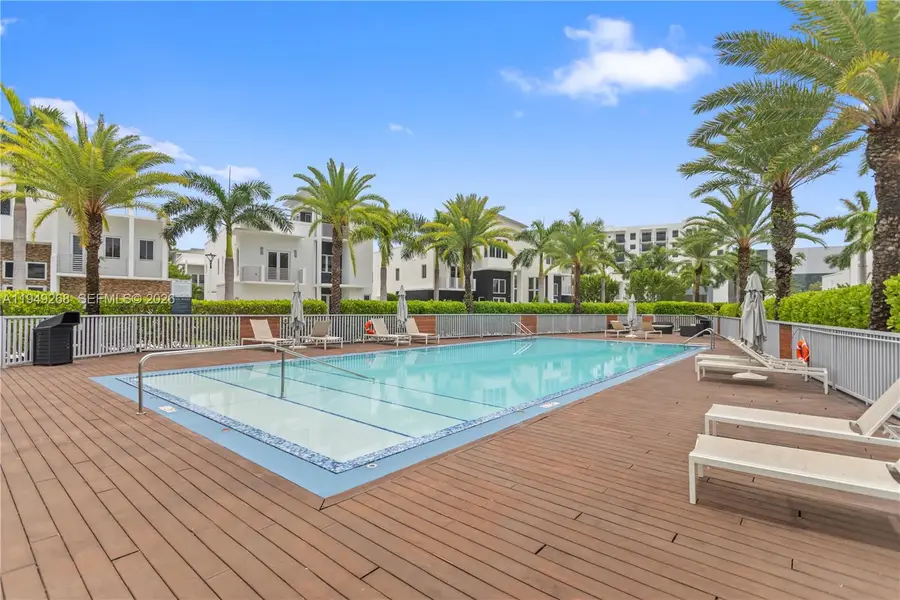 8415 NW 34th Dr, Doral, FL 33122 - Image #2