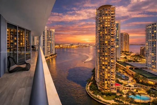 465 Brickell Ave #2101, Miami, FL 33131