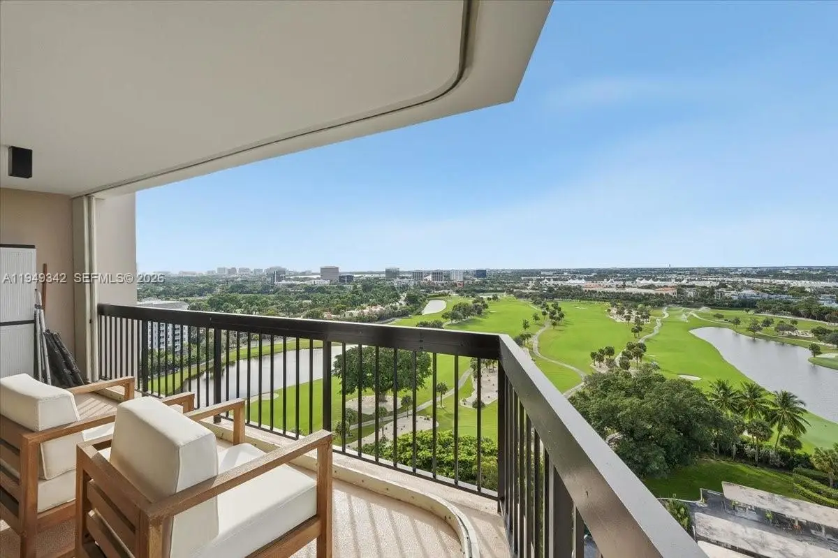 2425 Presidential Way #1706, West Palm Beach, FL 33401 - Image #1